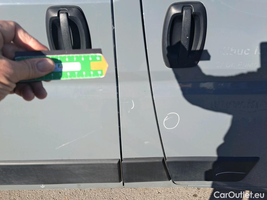  Fiat  Ducato FIAT  / 2014 / 4P / furgón 35 2.3 Multijet Furgón Largo Super Alto #99