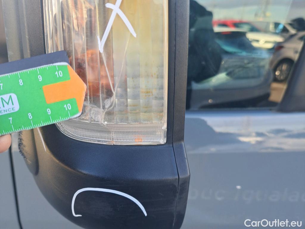  Fiat  Ducato FIAT  / 2014 / 4P / furgón 35 2.3 Multijet Furgón Largo Super Alto #81