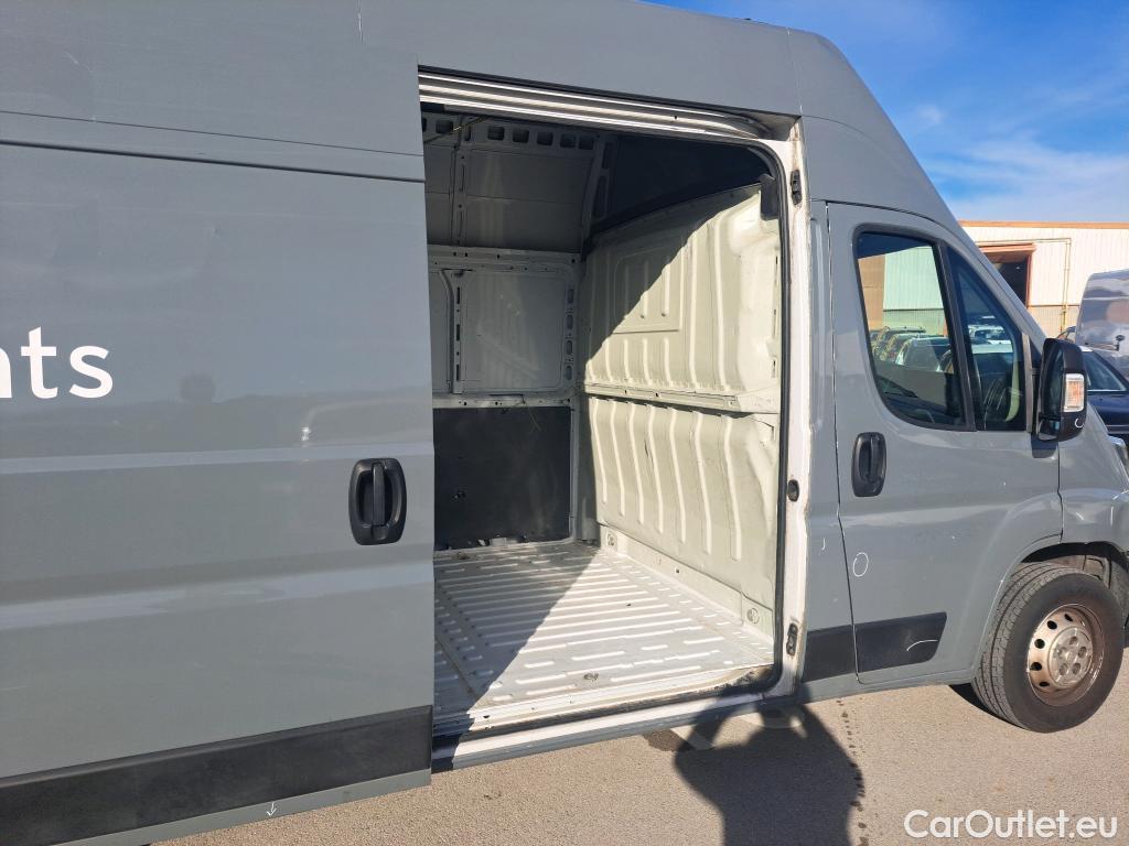  Fiat  Ducato FIAT  / 2014 / 4P / furgón 35 2.3 Multijet Furgón Largo Super Alto #106