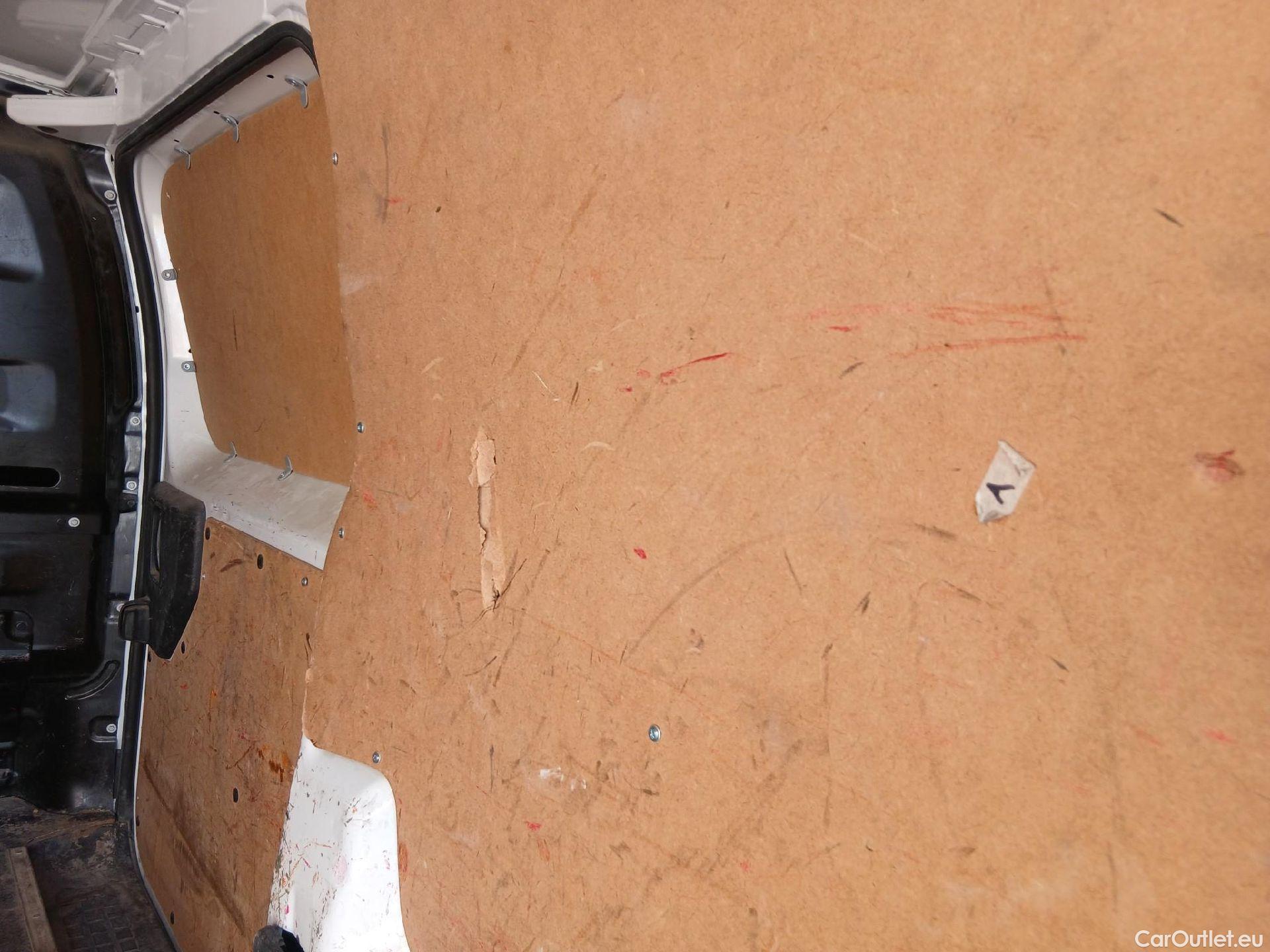  Opel  Vivaro OPEL  / 2019 / 4P / furgón 1.5 Diésel 88kW (120CV) M Std Select #9