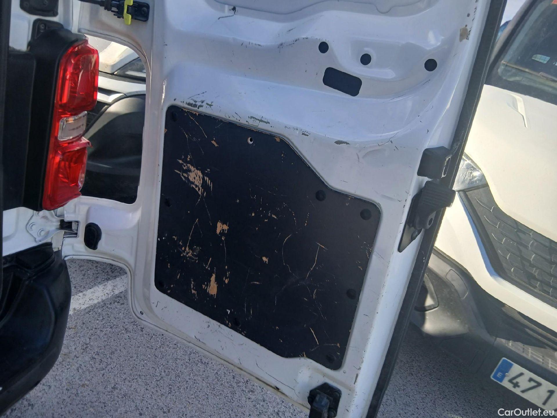  Opel  Vivaro OPEL  / 2019 / 4P / furgón 1.5 Diésel 74kW(100CV)M Std Exp #7