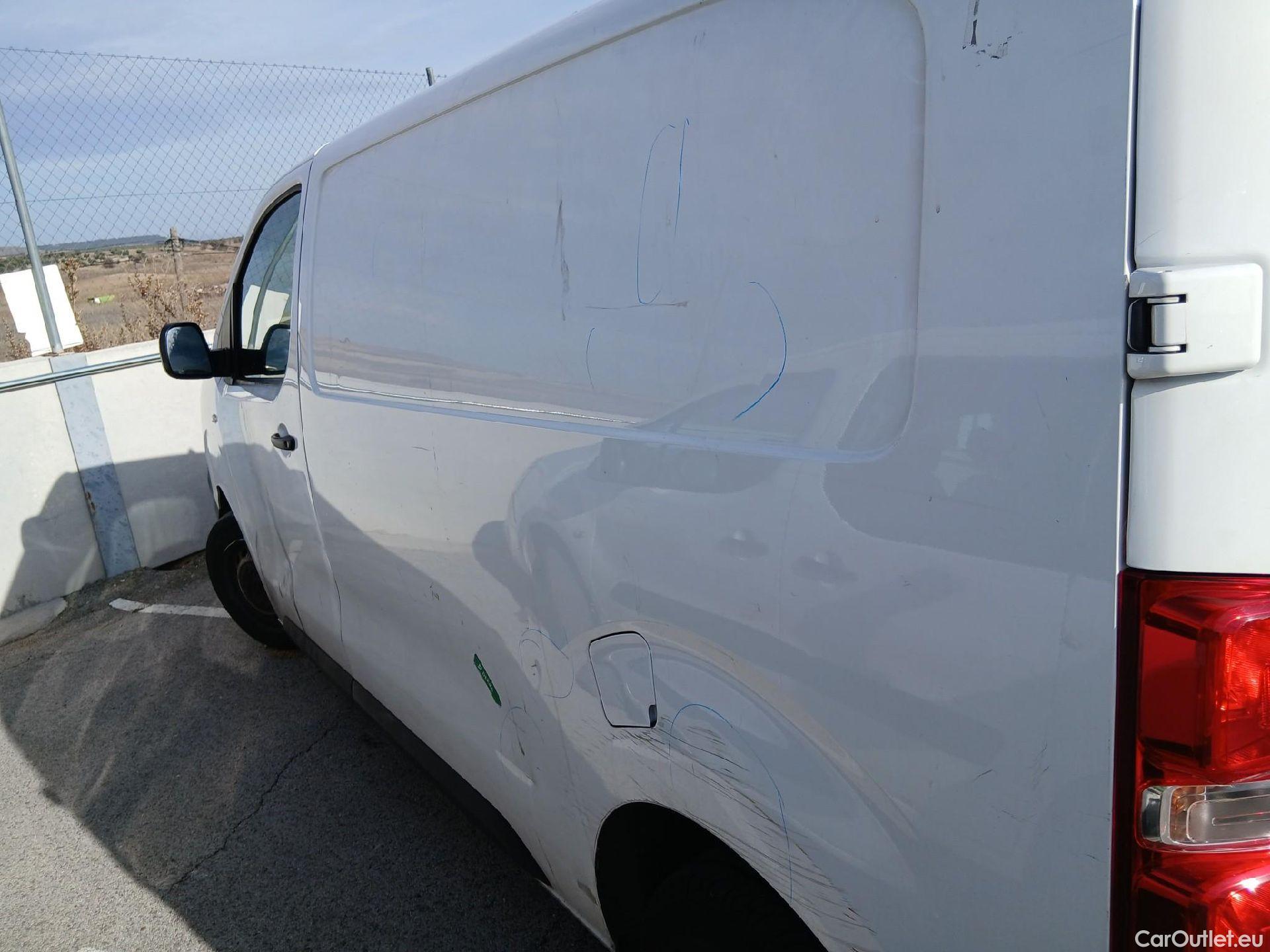  Opel  Vivaro OPEL  / 2019 / 4P / furgón 2.0 Diésel 88kW (120CV) M Inc. Express #29