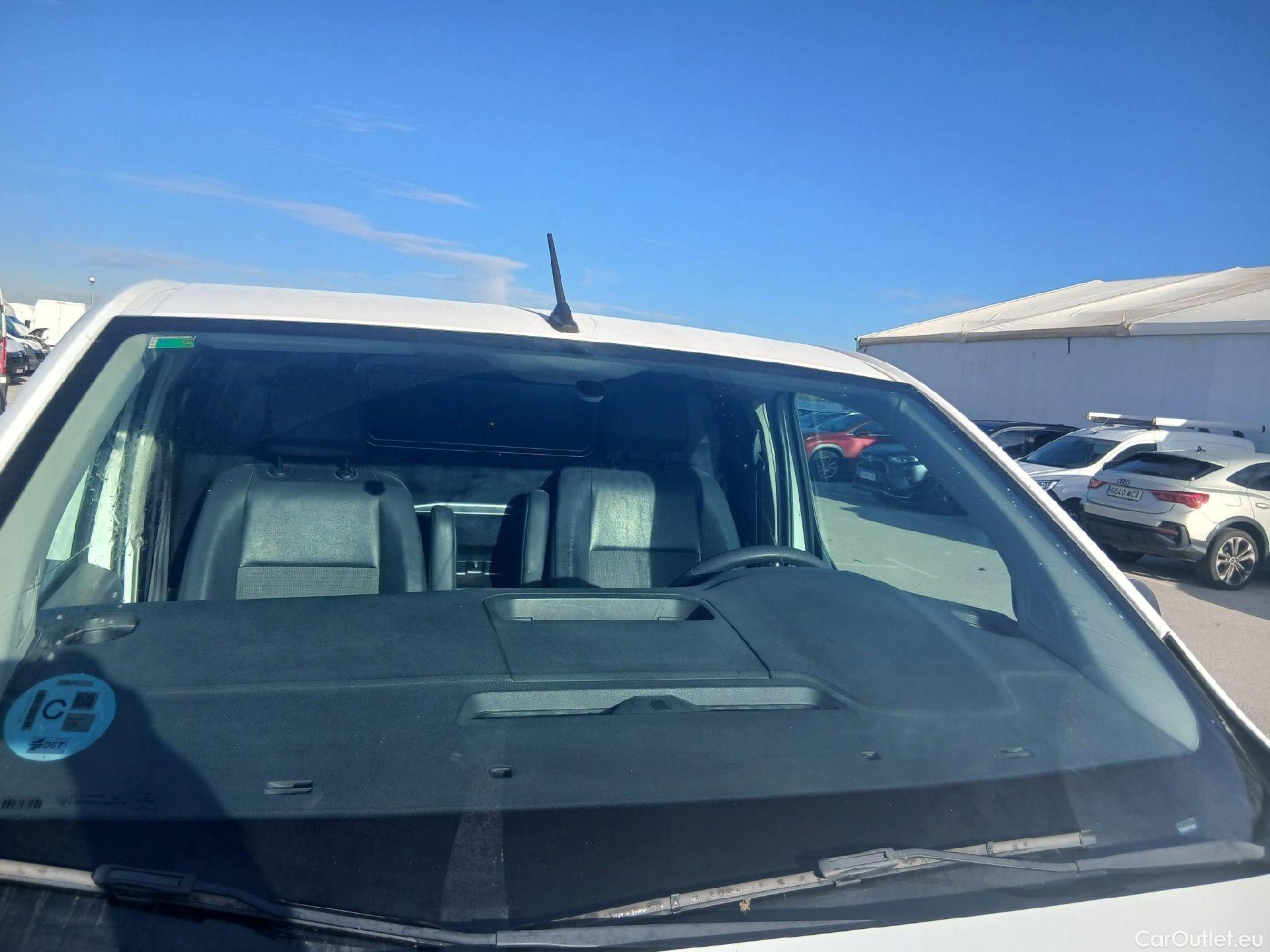  Opel  Vivaro OPEL  / 2019 / 4P / furgón 1.5 Diésel 74kW(100CV)M Std Exp #23