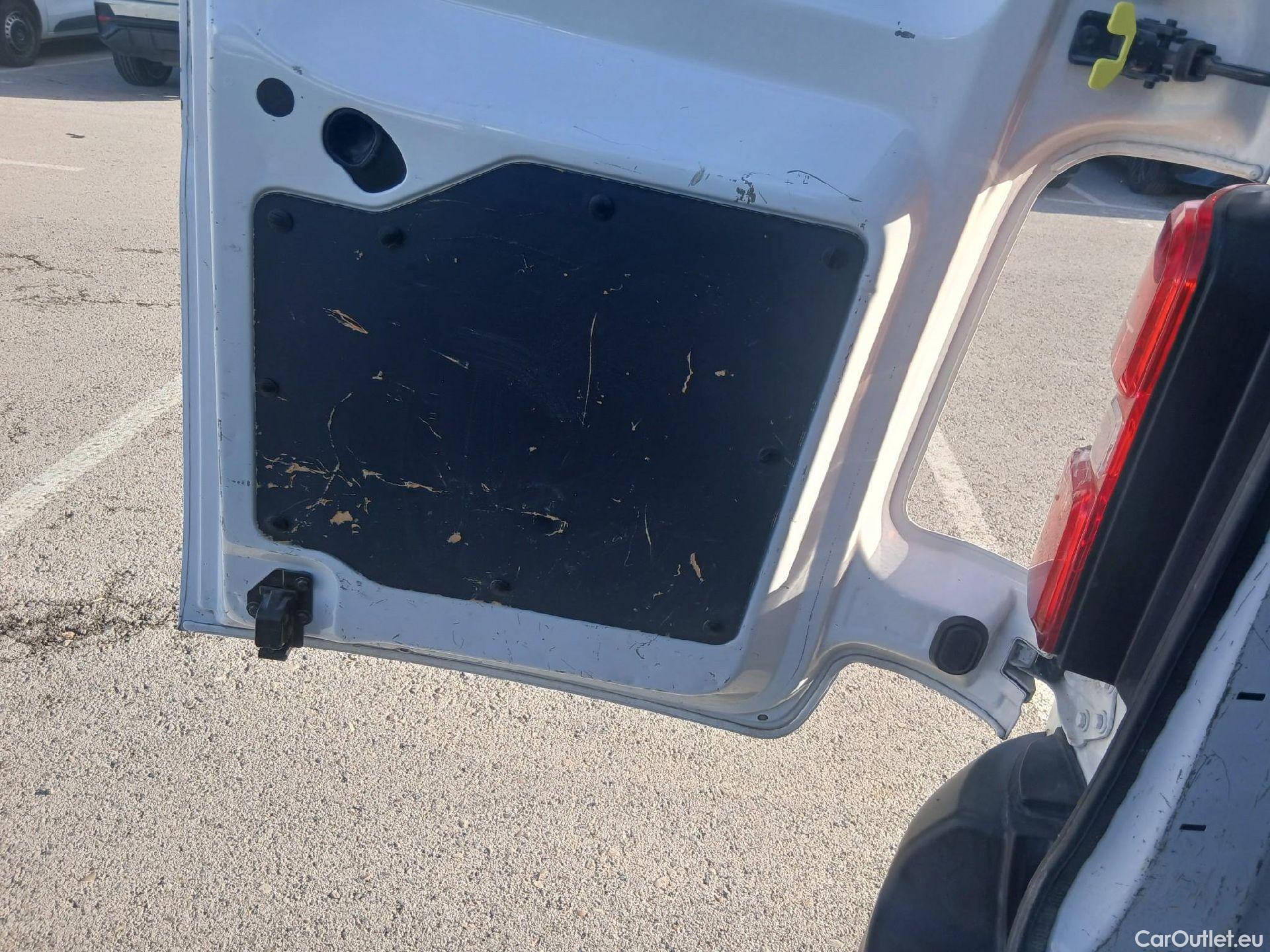  Opel  Vivaro OPEL  / 2019 / 4P / furgón 1.5 Diésel 74kW(100CV)M Std Exp #5