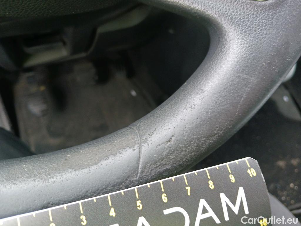  Renault  Master RENAULT TRUCKS UK  VU 4p 3G furgón Red Edition Van FWD 135CV L3H2 #38