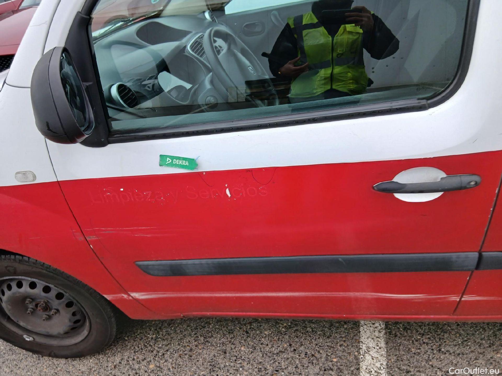  Renault  Kangoo RENAULT  Combi / 2013 / 4P / combi Profesional M1-AF En. dCi 66kW (90CV) E6 #19