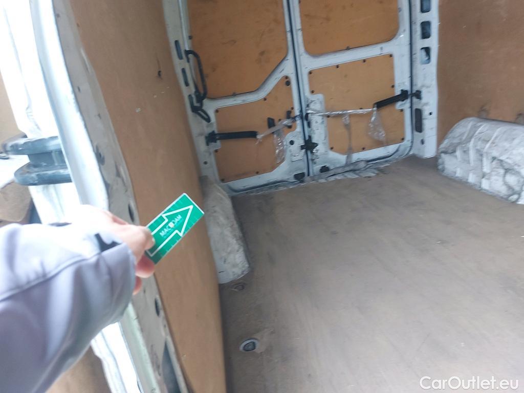  Renault  Master RENAULT TRUCKS UK  VU 4p 3G furgón Red Edition Van FWD 135CV L3H2 #8