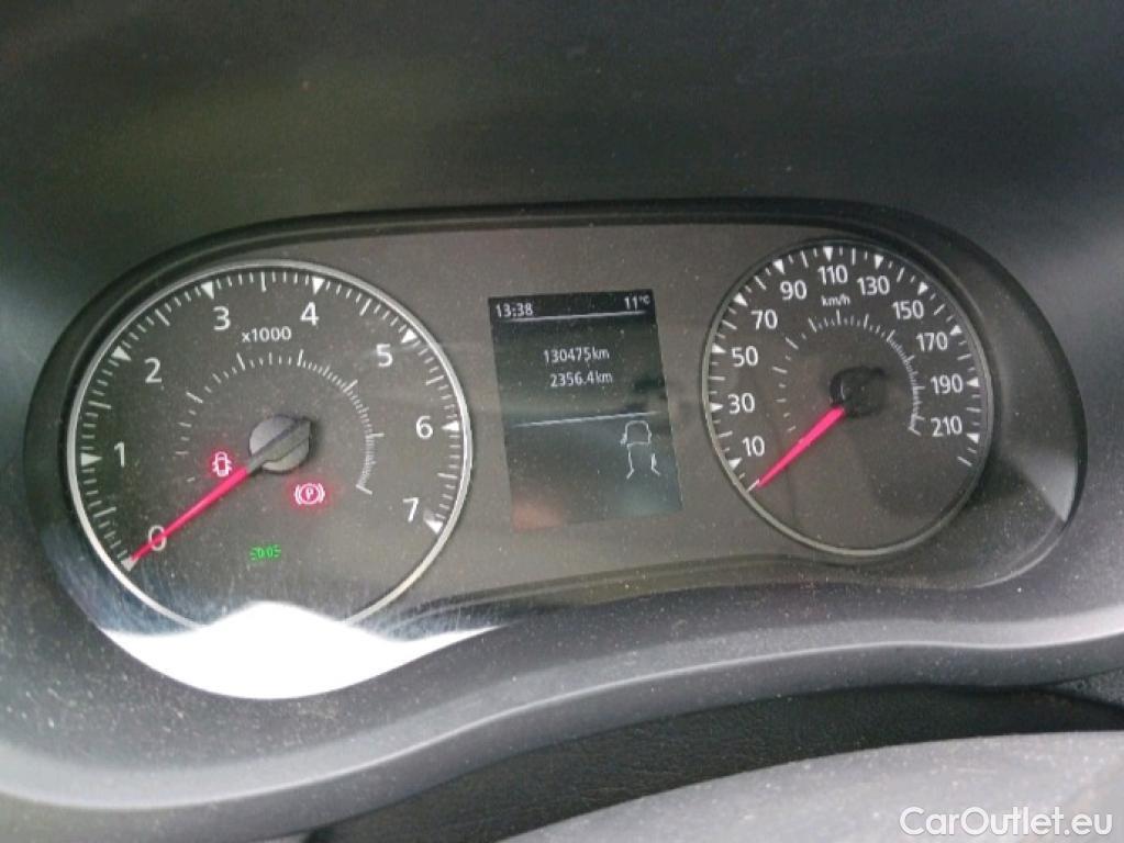  Renault  Master RENAULT TRUCKS UK  VU 4p 3G furgón Red Edition Van FWD 135CV L3H2 #45