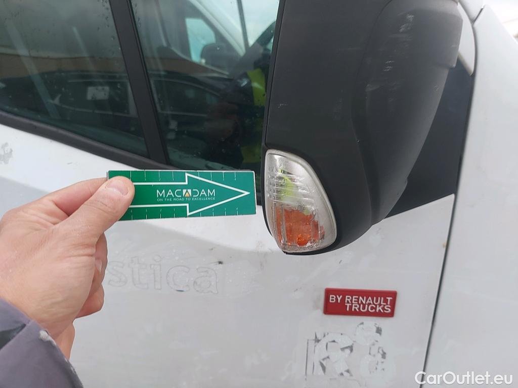  Renault  Master RENAULT TRUCKS UK  VU 4p 3G furgón Red Edition Van FWD 135CV L3H2 #38