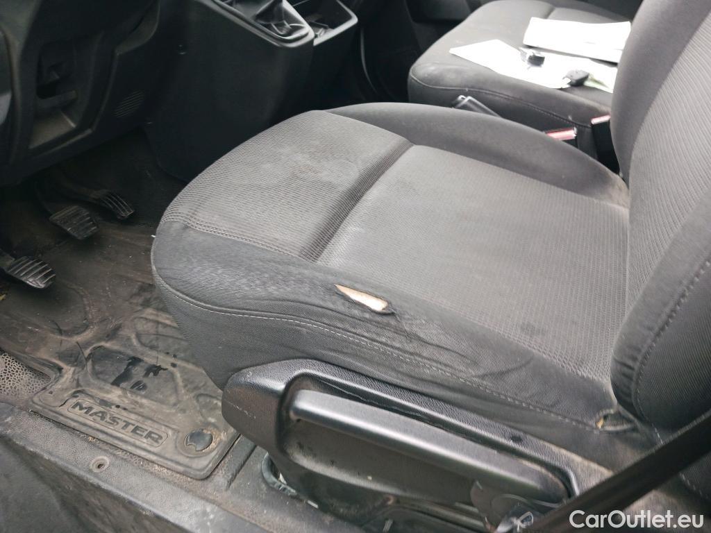  Renault  Master RENAULT TRUCKS UK  VU 4p 3G furgón Red Edition Van FWD 135CV L3H2 #20