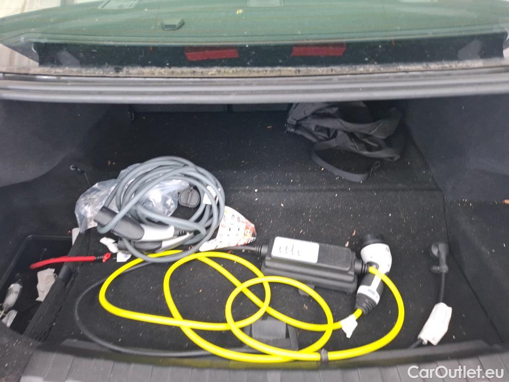  Bmw  Serie 3 BMW Série 3 Berline / 2018 / 4P / Berline 330e 292ch Business Design BVA8 Hybride #10