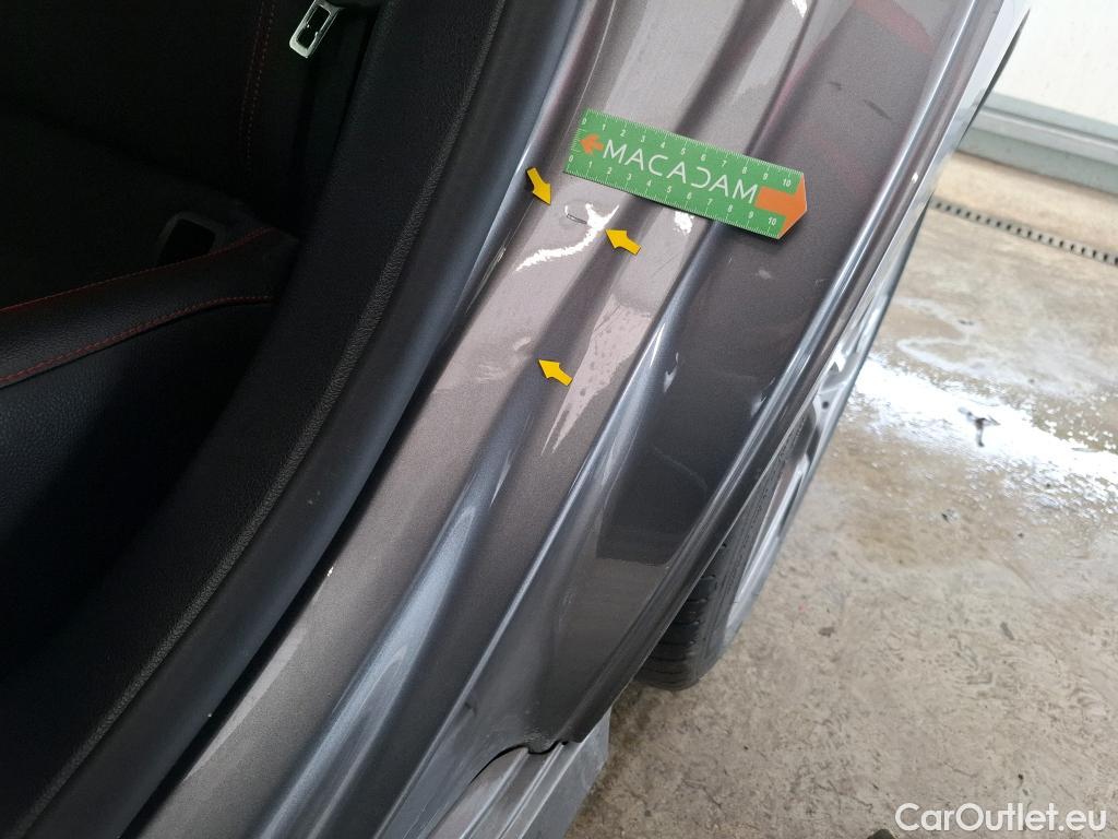  Mercedes  CLA-Klasse MERCEDES-BENZ CLA Coupe / 2019 / 4P / Coupé CLA 200 d AMG Line BA8 #39