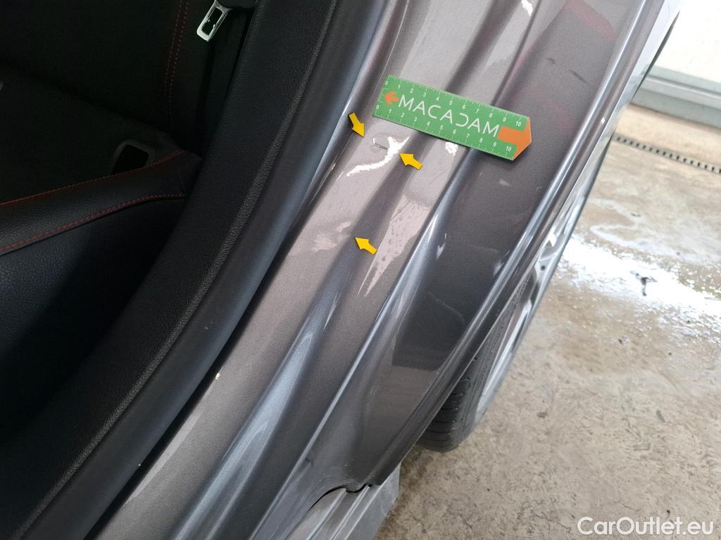  Mercedes  CLA-Klasse MERCEDES-BENZ CLA Coupe / 2019 / 4P / Coupé CLA 200 d AMG Line BA8 #40