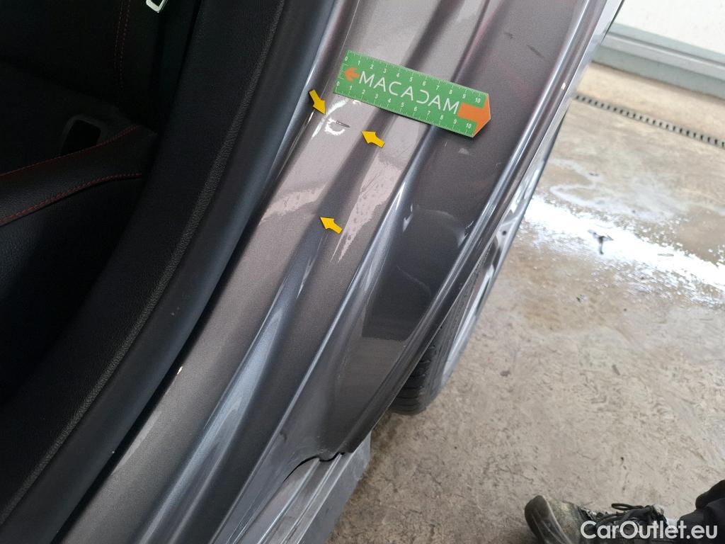  Mercedes  CLA-Klasse MERCEDES-BENZ CLA Coupe / 2019 / 4P / Coupé CLA 200 d AMG Line BA8 #38