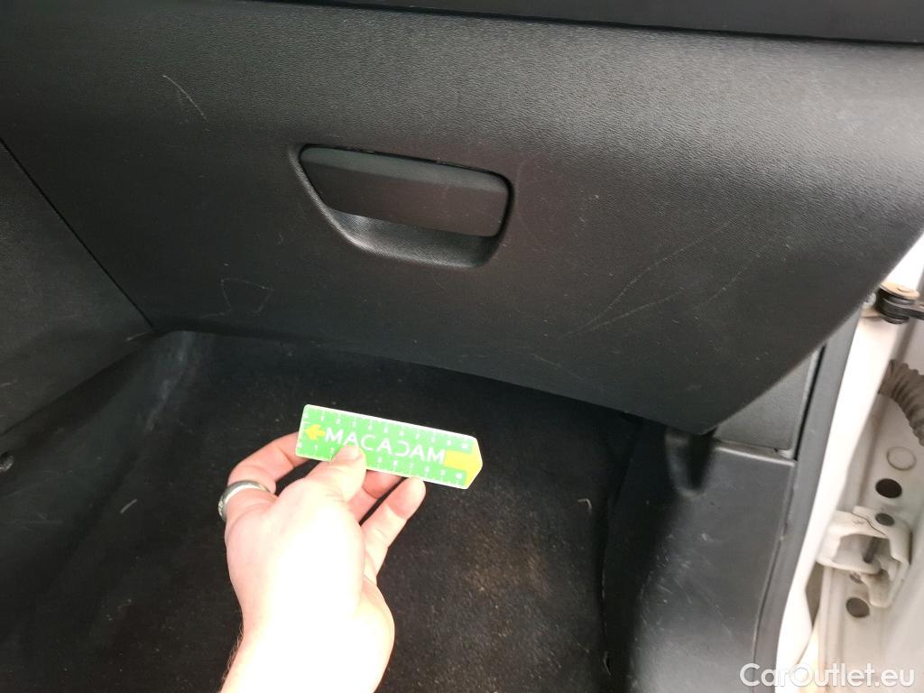  Peugeot  208 PEUGEOT  5p Berline BLUEHDI 100 ¤6.c S&S ACTIVE BUSINESS #28