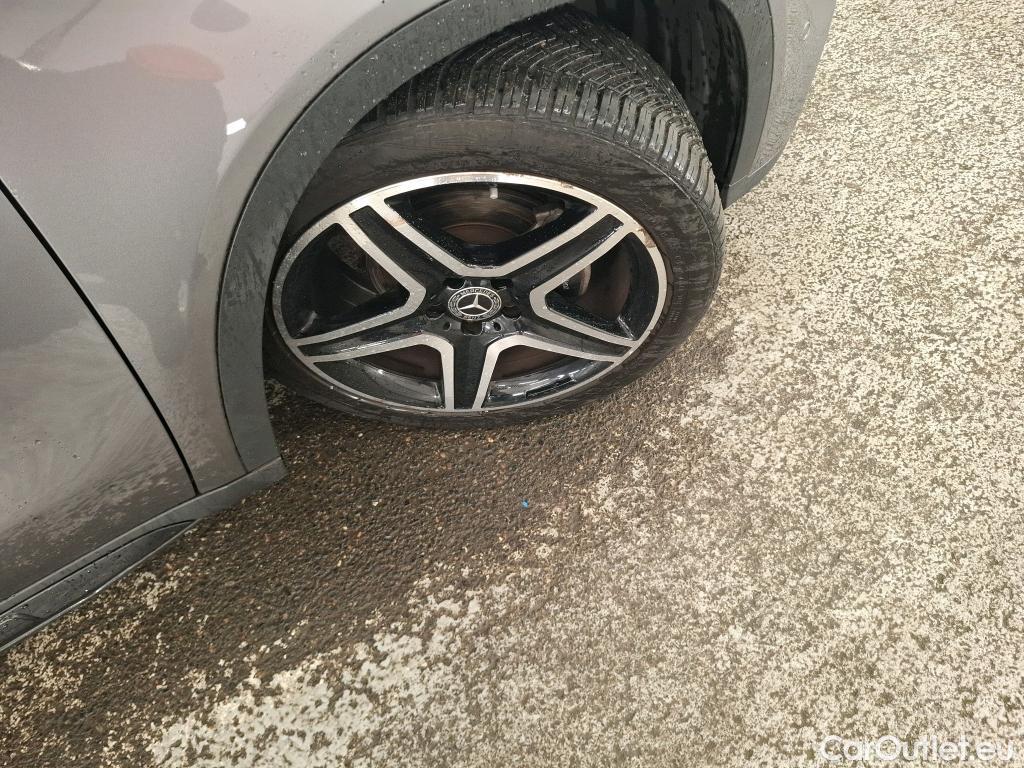  Mercedes  GLA MERCEDES-BENZ Classe  5p SUV  180 Fascination BVA7 #3