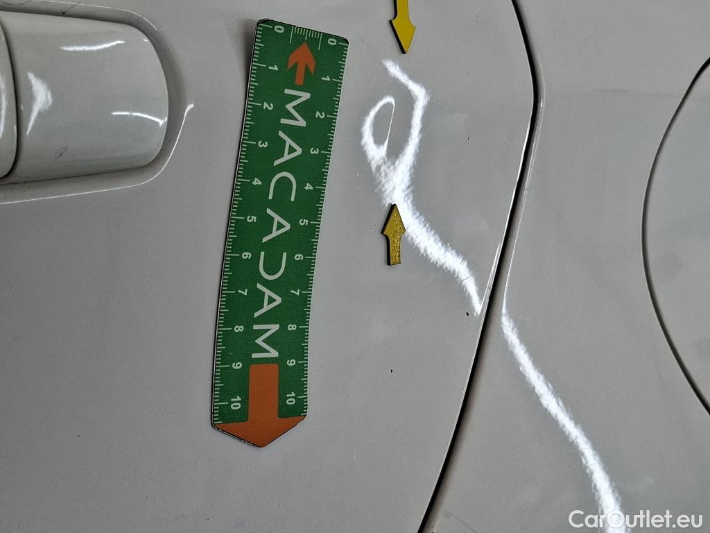  Peugeot  208 PEUGEOT  5p Berline BLUEHDI 100 ¤6.c S&S ACTIVE BUSINESS #64