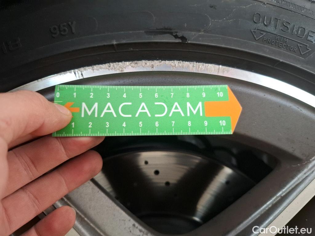  Mercedes  CLA-Klasse MERCEDES-BENZ CLA Coupe / 2019 / 4P / Coupé CLA 200 d AMG Line BA8 #33