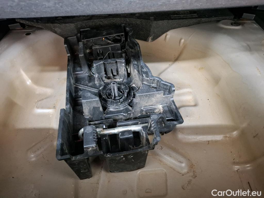  Peugeot  2008  Active Pack 1.2 PureTech 130CV BVA8 E6d #11