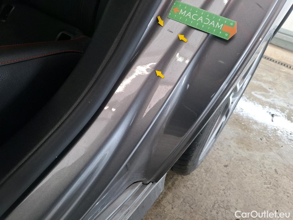  Mercedes  CLA-Klasse MERCEDES-BENZ CLA Coupe / 2019 / 4P / Coupé CLA 200 d AMG Line BA8 #41