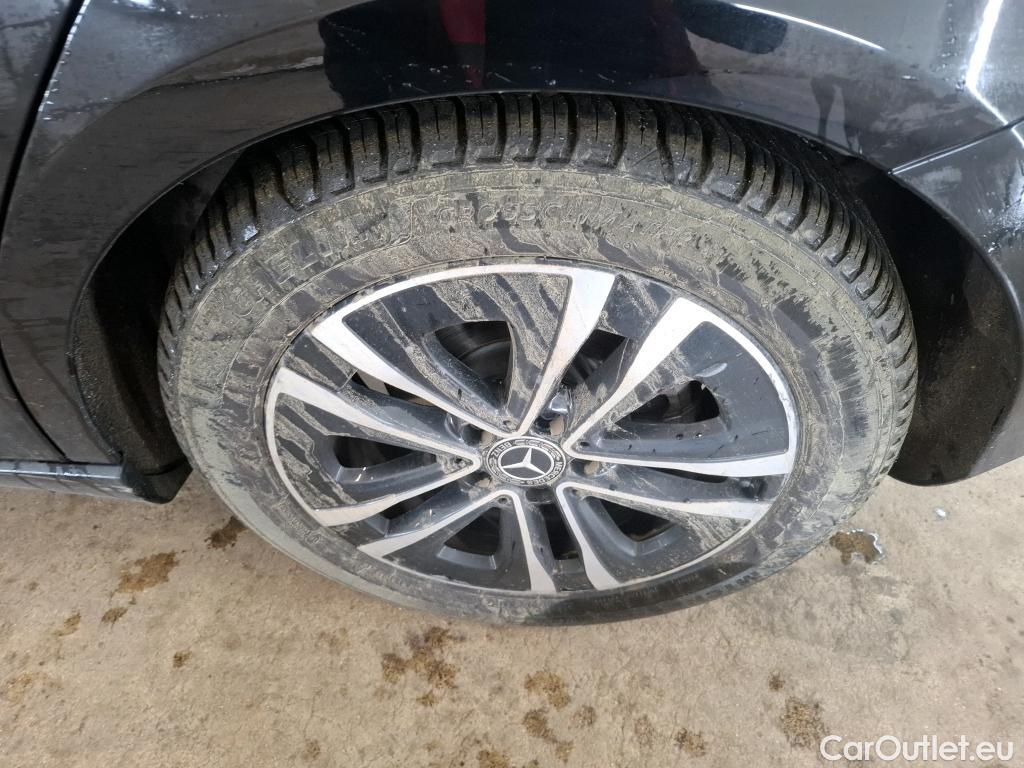  Mercedes  A-Klasse MERCEDES-BENZ Classe A Compact / 2022 / 5P / Berline A 200 Business Line 7G-DCT #32