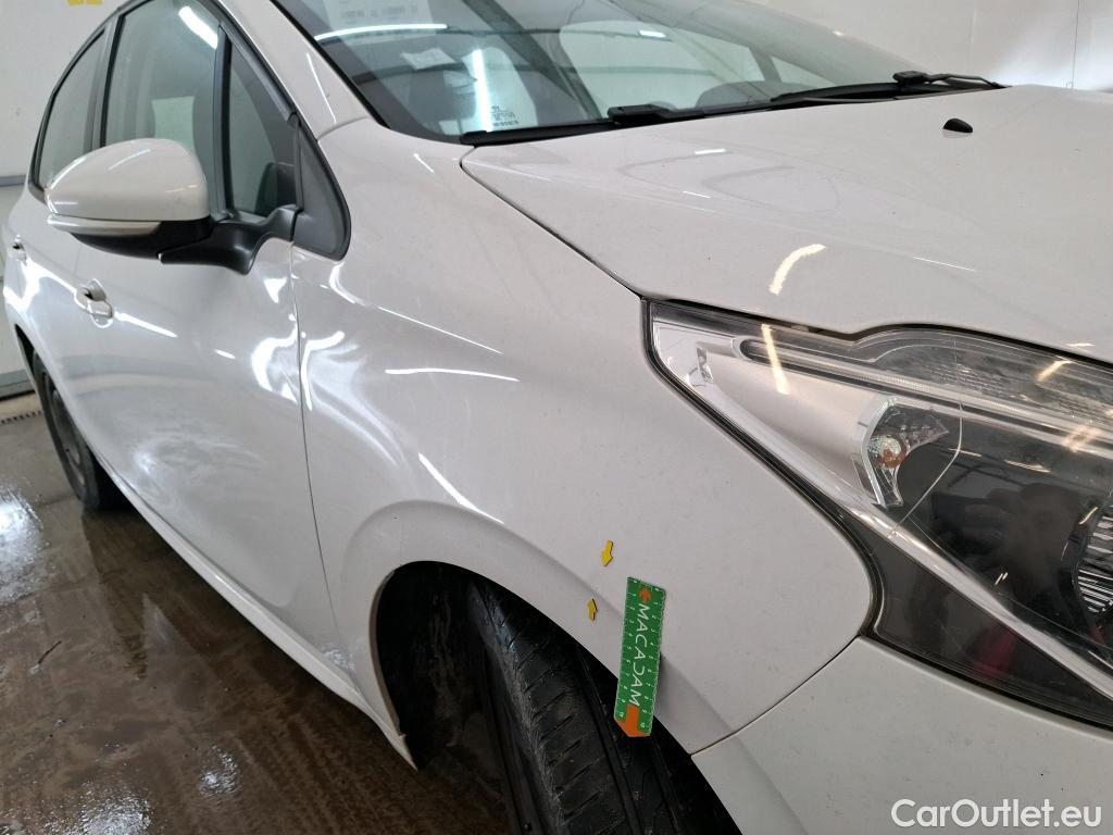  Peugeot  208 PEUGEOT  5p Berline BLUEHDI 100 ¤6.c S&S ACTIVE BUSINESS #66