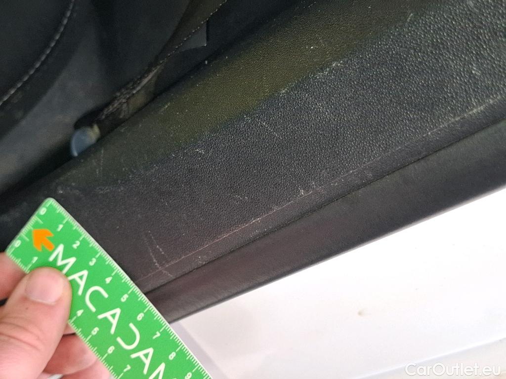  Peugeot  208 PEUGEOT  5p Berline BLUEHDI 100 ¤6.c S&S ACTIVE BUSINESS #60