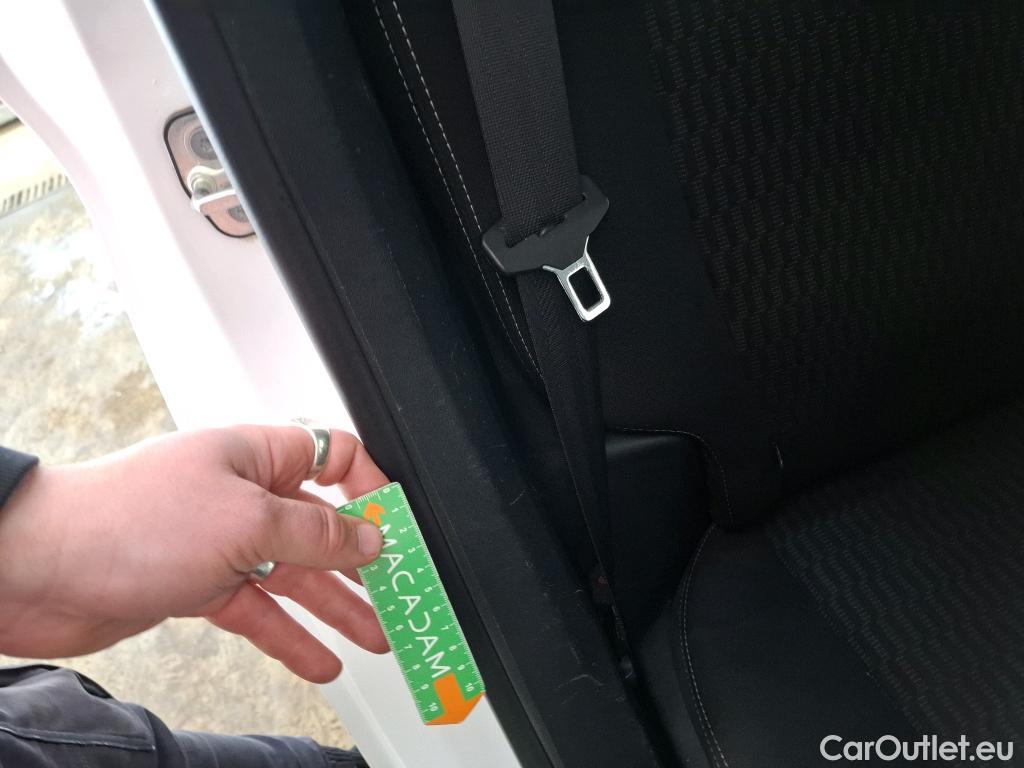  Peugeot  208 PEUGEOT  5p Berline BLUEHDI 100 ¤6.c S&S ACTIVE BUSINESS #36