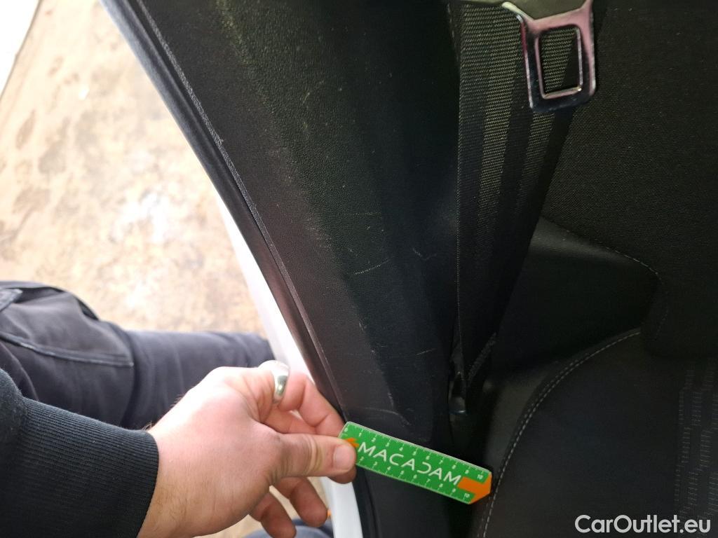  Peugeot  208 PEUGEOT  5p Berline BLUEHDI 100 ¤6.c S&S ACTIVE BUSINESS #37