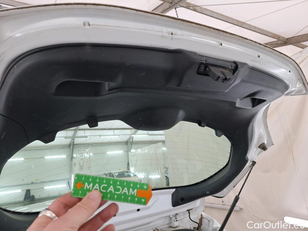  Peugeot  208 PEUGEOT  5p Berline BLUEHDI 100 ¤6.c S&S ACTIVE BUSINESS #48