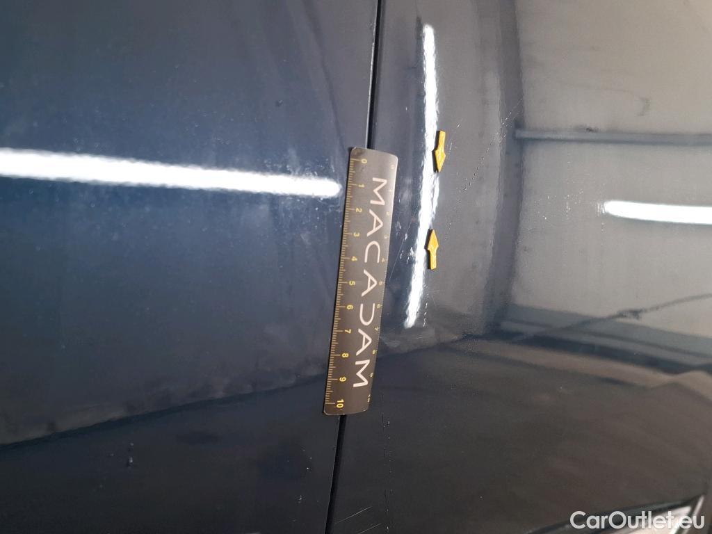  Peugeot  3008 PEUGEOT  / 2020 / 5P / SUV BlueHDi 130 S&S EAT8 Allure #43