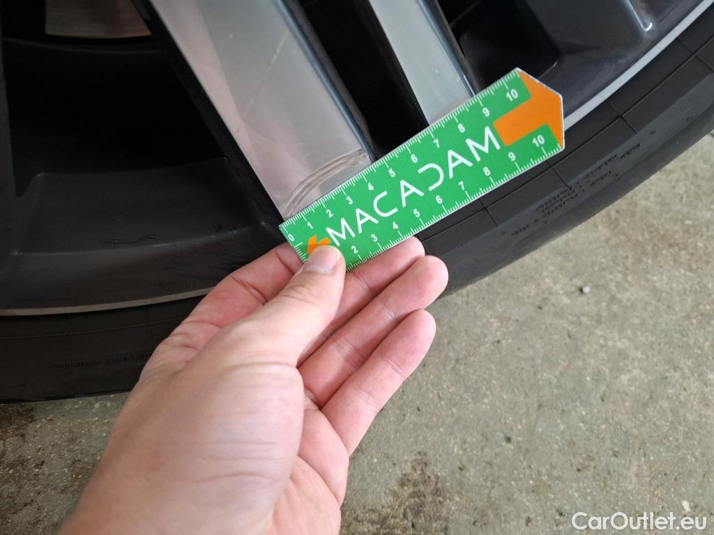  Peugeot  3008 PEUGEOT   2020  5P  SUV 16 HYBRID 225 EEAT8 Allure Pack #16