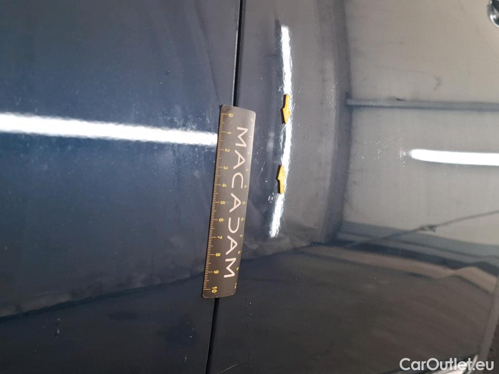  Peugeot  3008 PEUGEOT  / 2020 / 5P / SUV BlueHDi 130 S&S EAT8 Allure #42