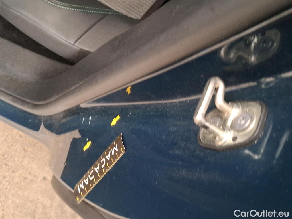  Peugeot  3008 PEUGEOT  / 2020 / 5P / SUV BlueHDi 130 S&S EAT8 Allure #8