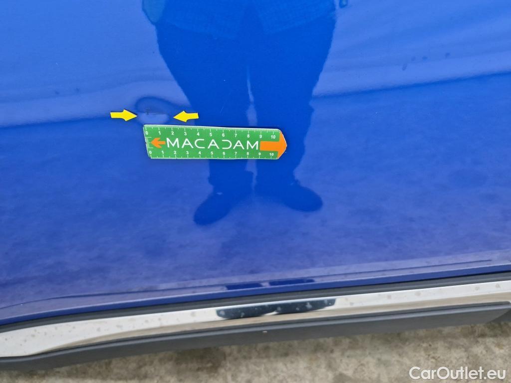  Peugeot  3008 PEUGEOT  / 2020 / 5P / SUV 1.6 HYBRID4 300 E-EAT8 GT #9