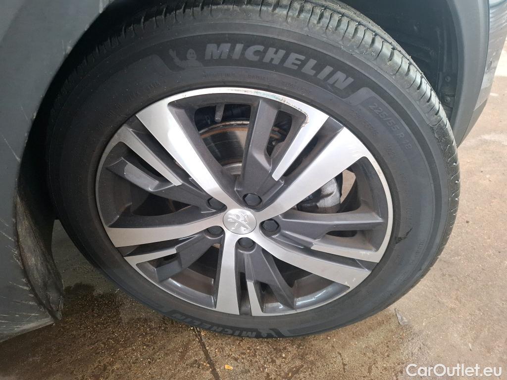  Peugeot  3008 PEUGEOT  / 2020 / 5P / SUV BlueHDi 130 S&S EAT8 Allure #32