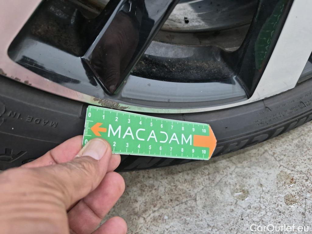  Peugeot  3008 PEUGEOT  / 2020 / 5P / SUV 1.6 HYBRID4 300 E-EAT8 GT #7