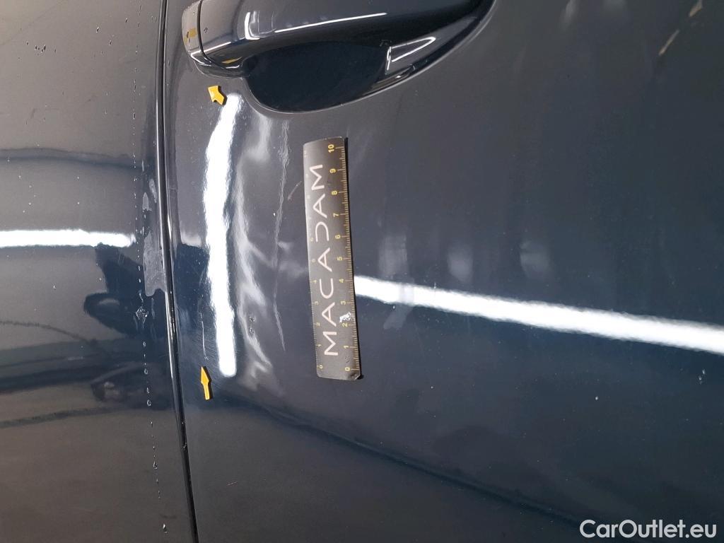  Peugeot  3008 PEUGEOT  / 2020 / 5P / SUV BlueHDi 130 S&S EAT8 Allure #5