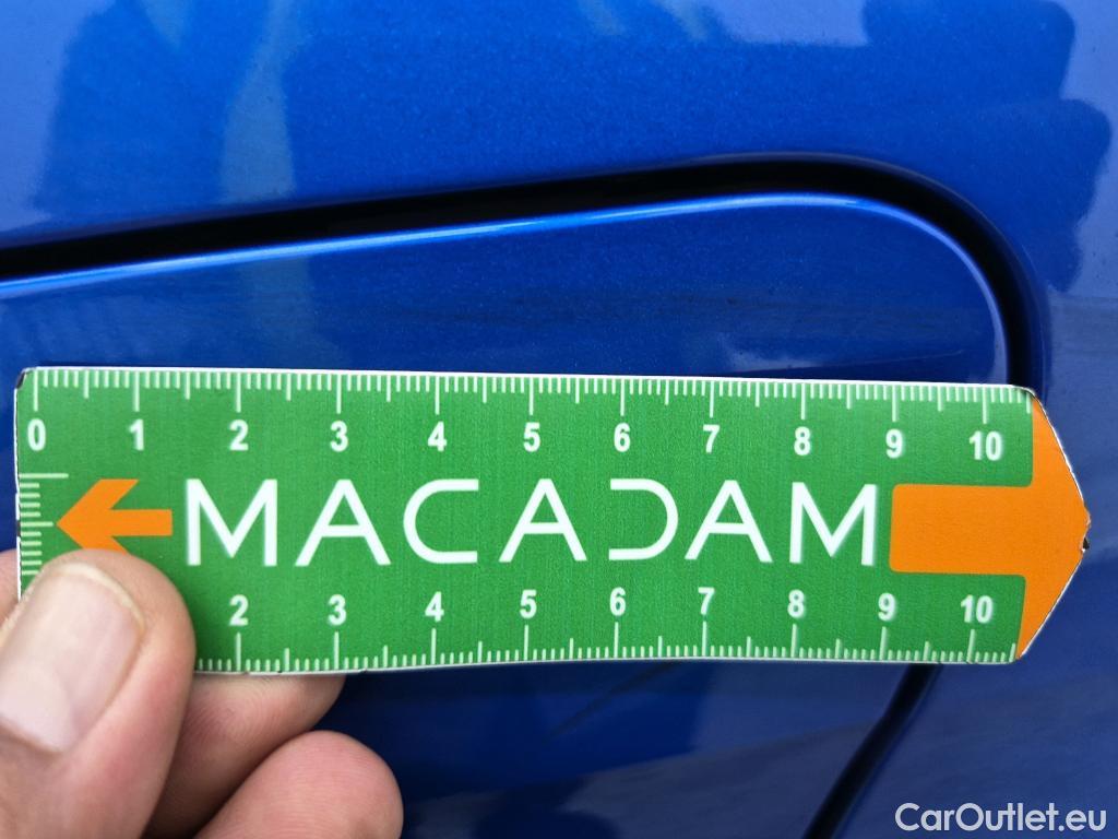  Peugeot  3008 PEUGEOT  / 2020 / 5P / SUV 1.6 HYBRID4 300 E-EAT8 GT #32