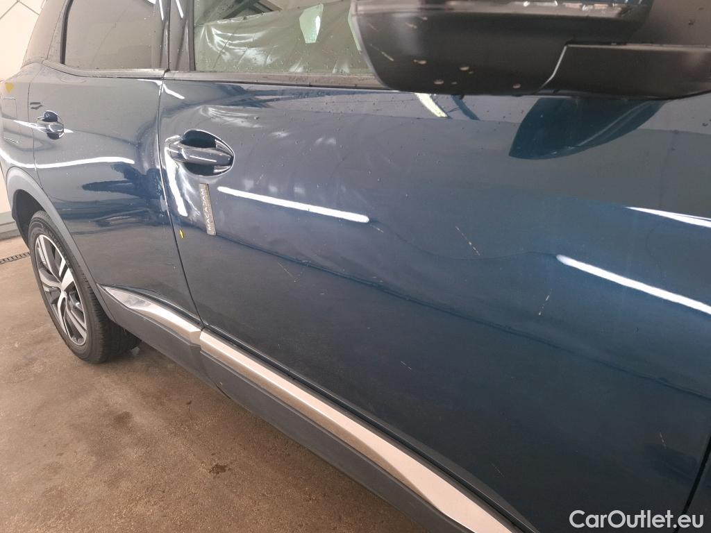  Peugeot  3008 PEUGEOT  / 2020 / 5P / SUV BlueHDi 130 S&S EAT8 Allure #4