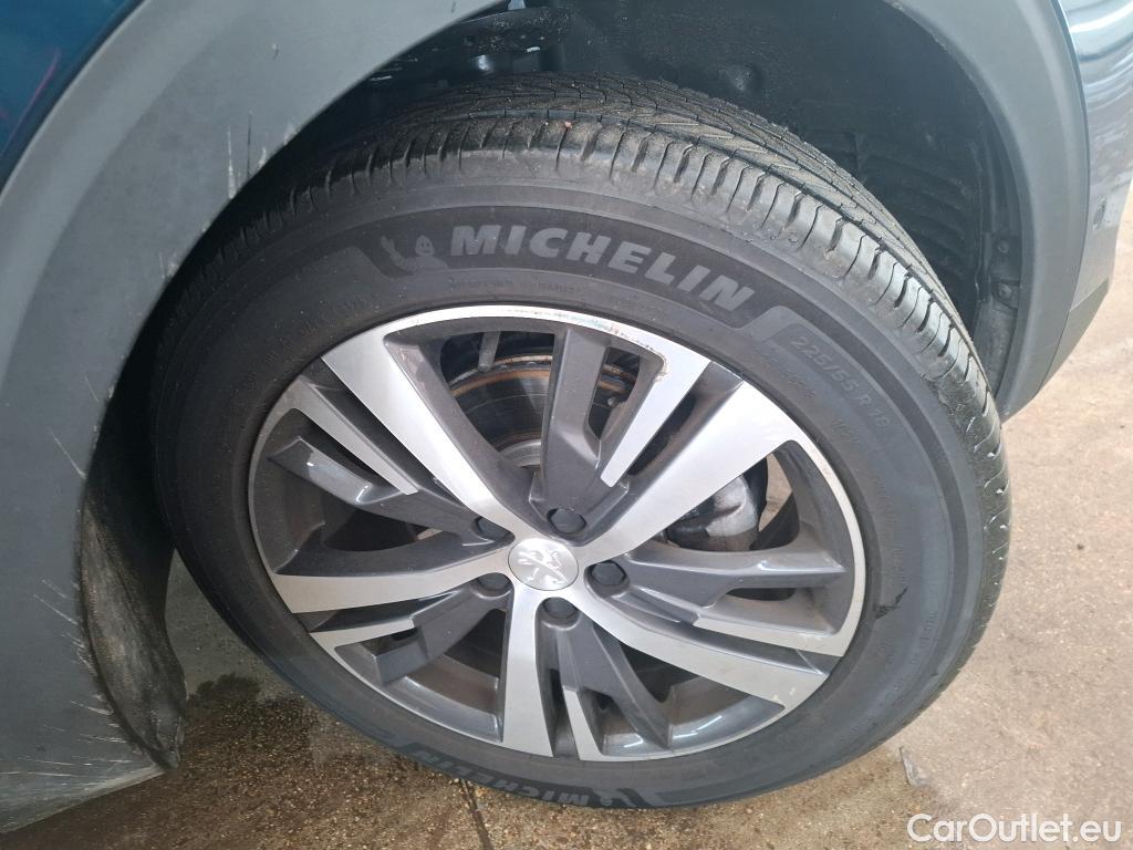  Peugeot  3008 PEUGEOT  / 2020 / 5P / SUV BlueHDi 130 S&S EAT8 Allure #31
