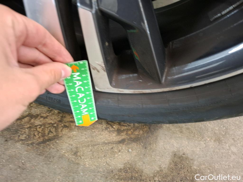  Peugeot  3008 PEUGEOT   2020  5P  SUV 16 HYBRID 225 EEAT8 Allure Pack #36