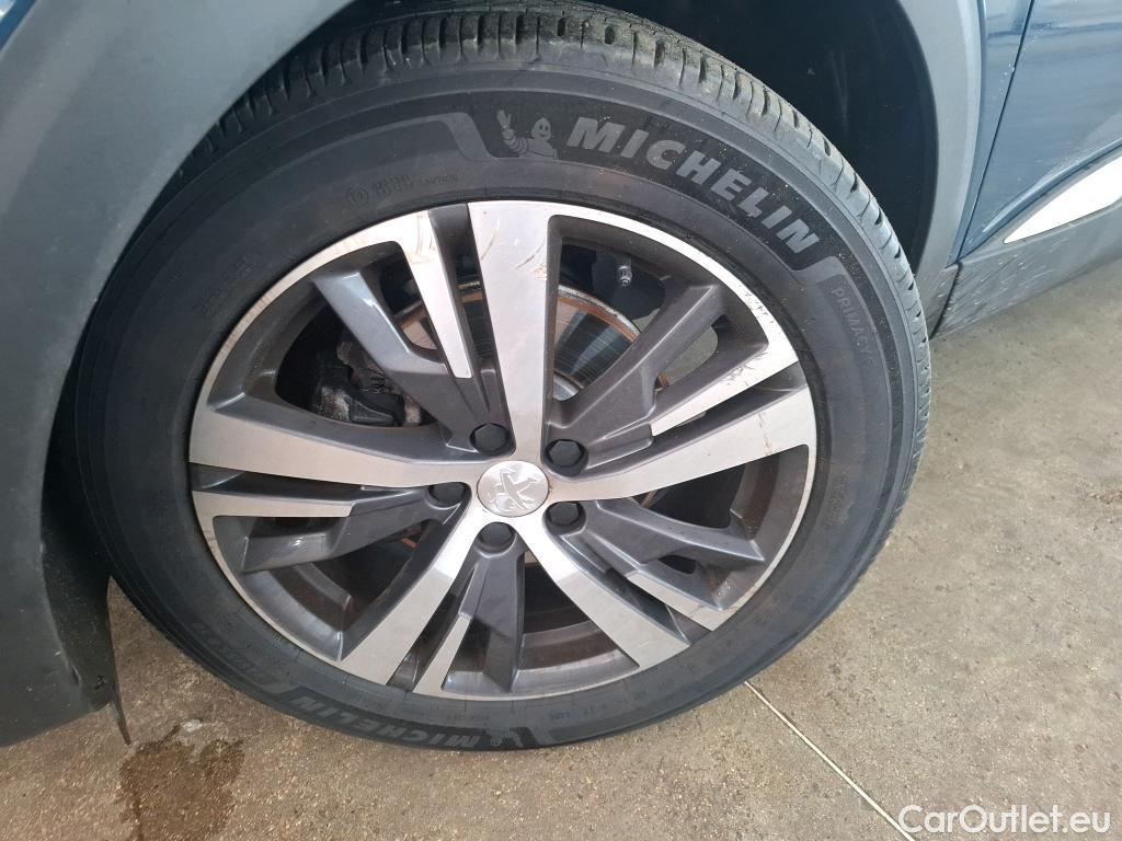  Peugeot  3008 PEUGEOT  / 2020 / 5P / SUV BlueHDi 130 S&S EAT8 Allure #15