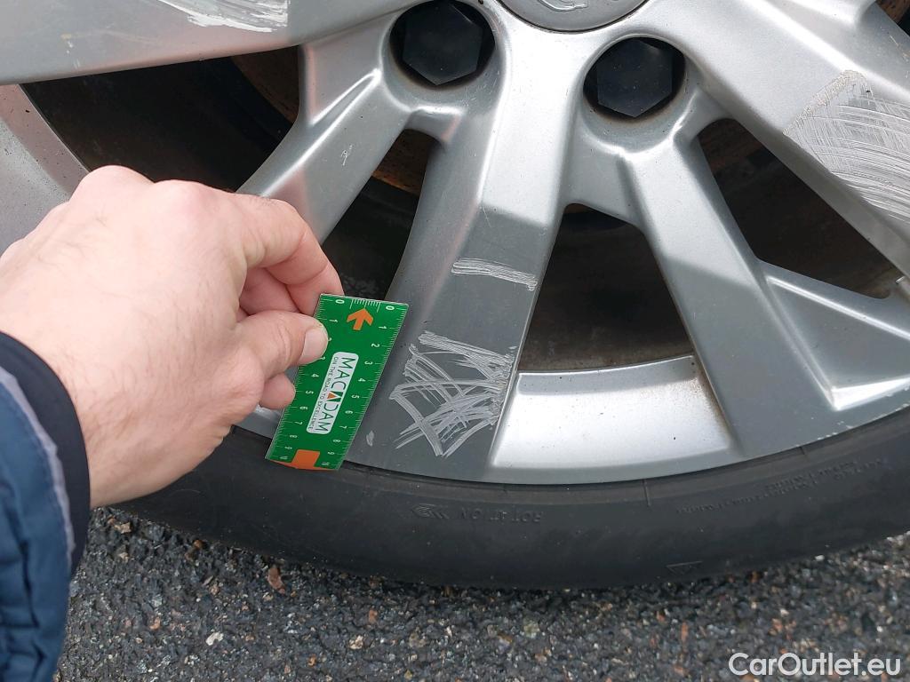  Peugeot  3008  Active Business 1.2 PureTech 130CV BVA8 E6d #37