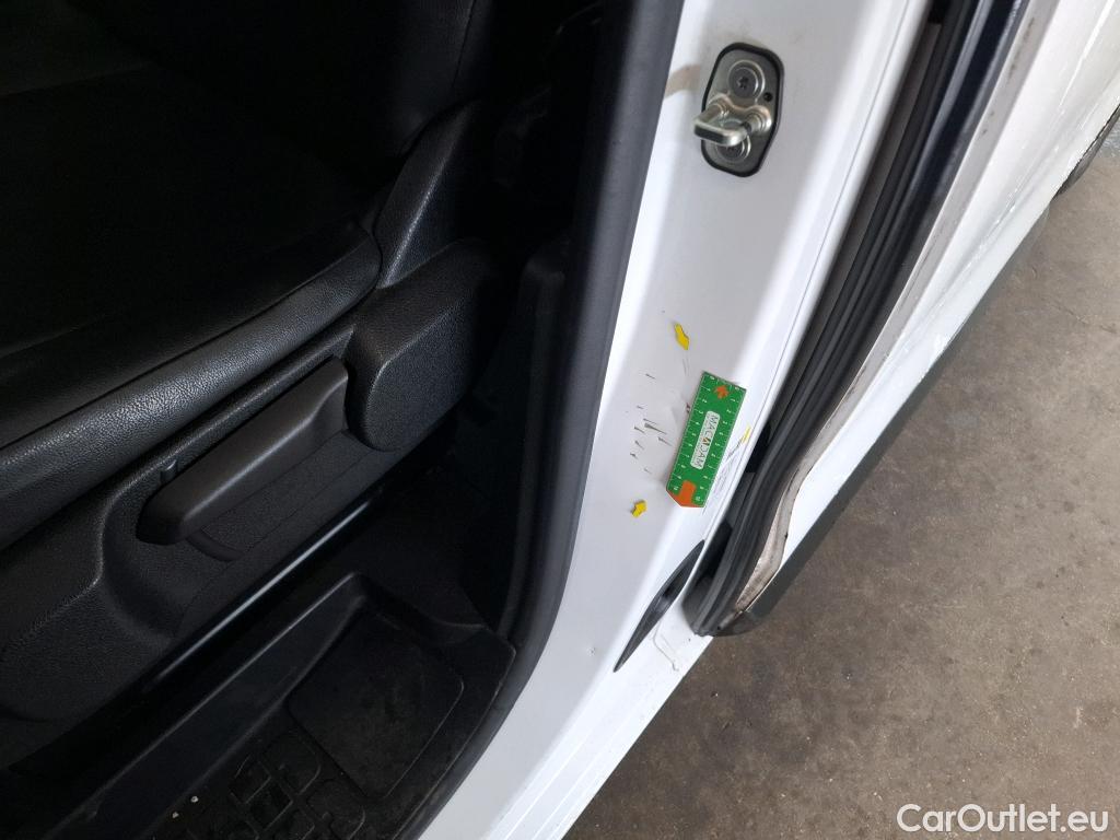  Peugeot  Expert  Kombi L2 1.5 HDi 120CV BVM6 E6dT #12