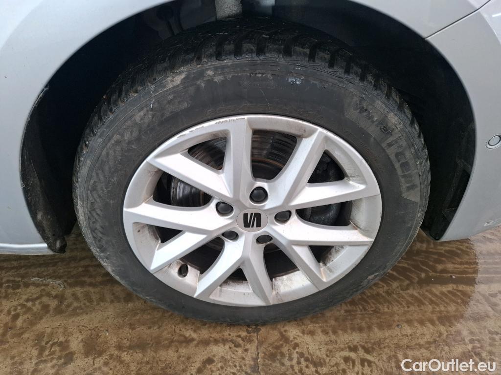  Seat  Leon SEAT  Sportstourer / 2020 / 5P / Break 2.0 TDI 150 DSG S&S Style Business #32