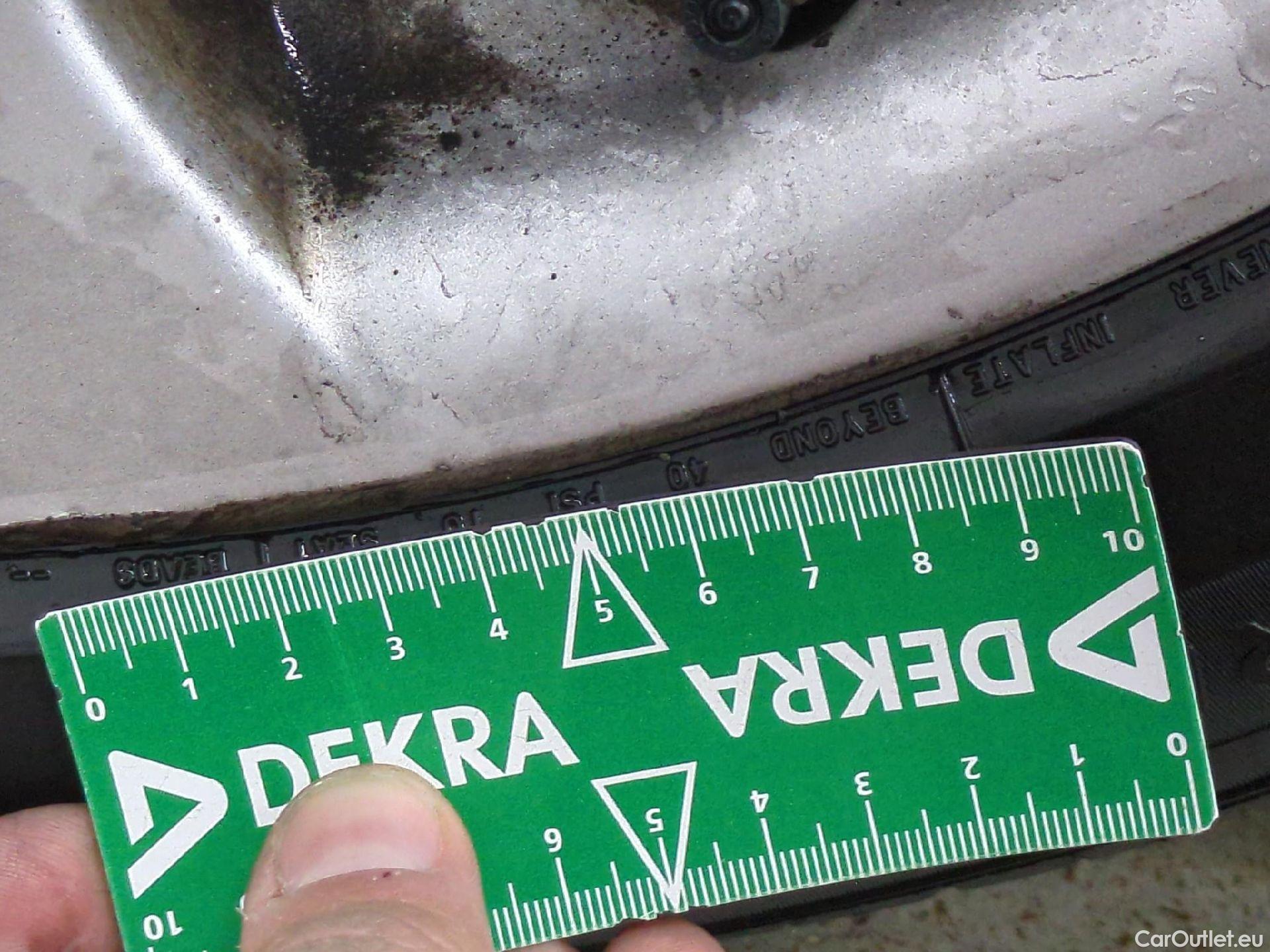  Toyota  Corolla TOYOTA  Touring Sports / 2018 / 5P / Break Hybride 184h Dynamic Business Beyond Zer #3