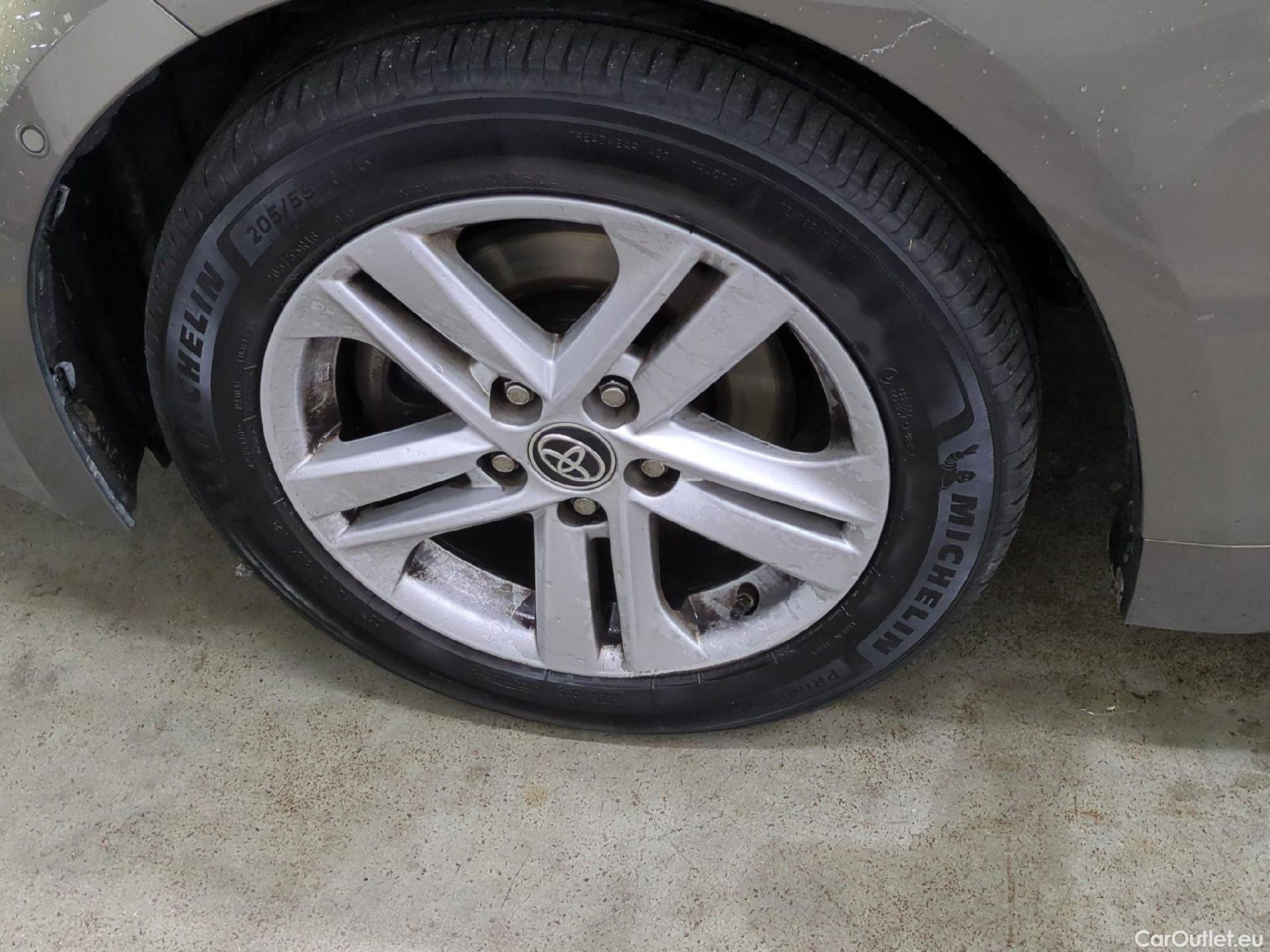  Toyota  Corolla TOYOTA  Touring Sports / 2018 / 5P / Break Hybride 184h Dynamic Business Beyond Zer #2