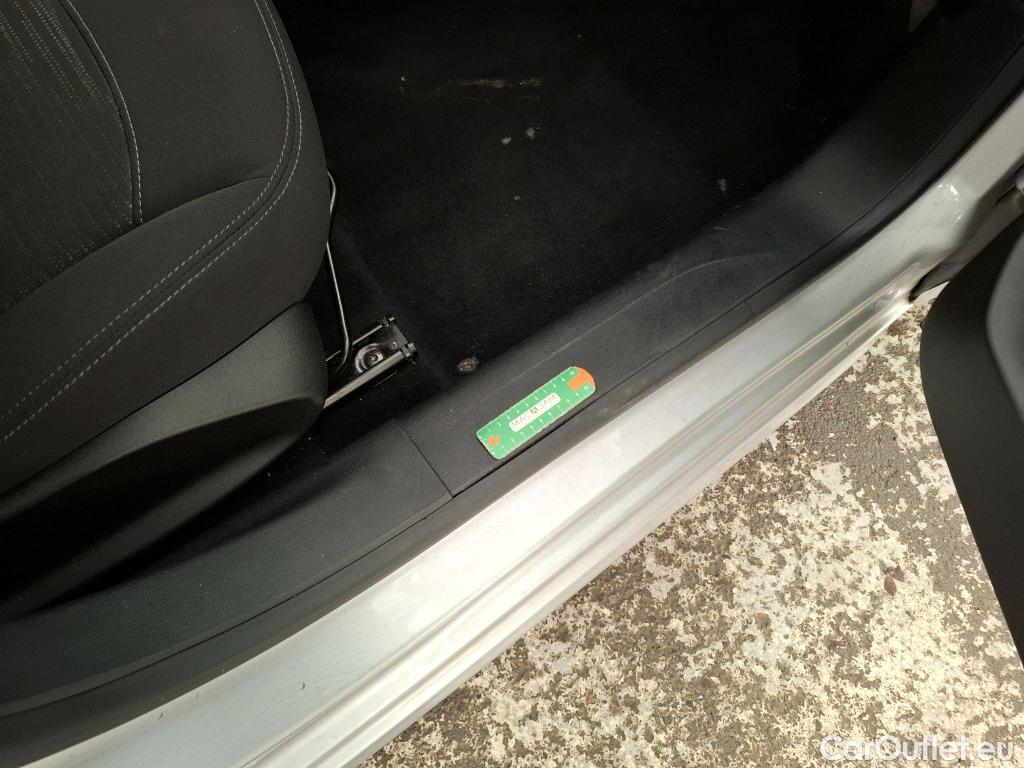  Peugeot  208  Affaire Premium 1.6 HDi 100CV BVM5 E6 #23