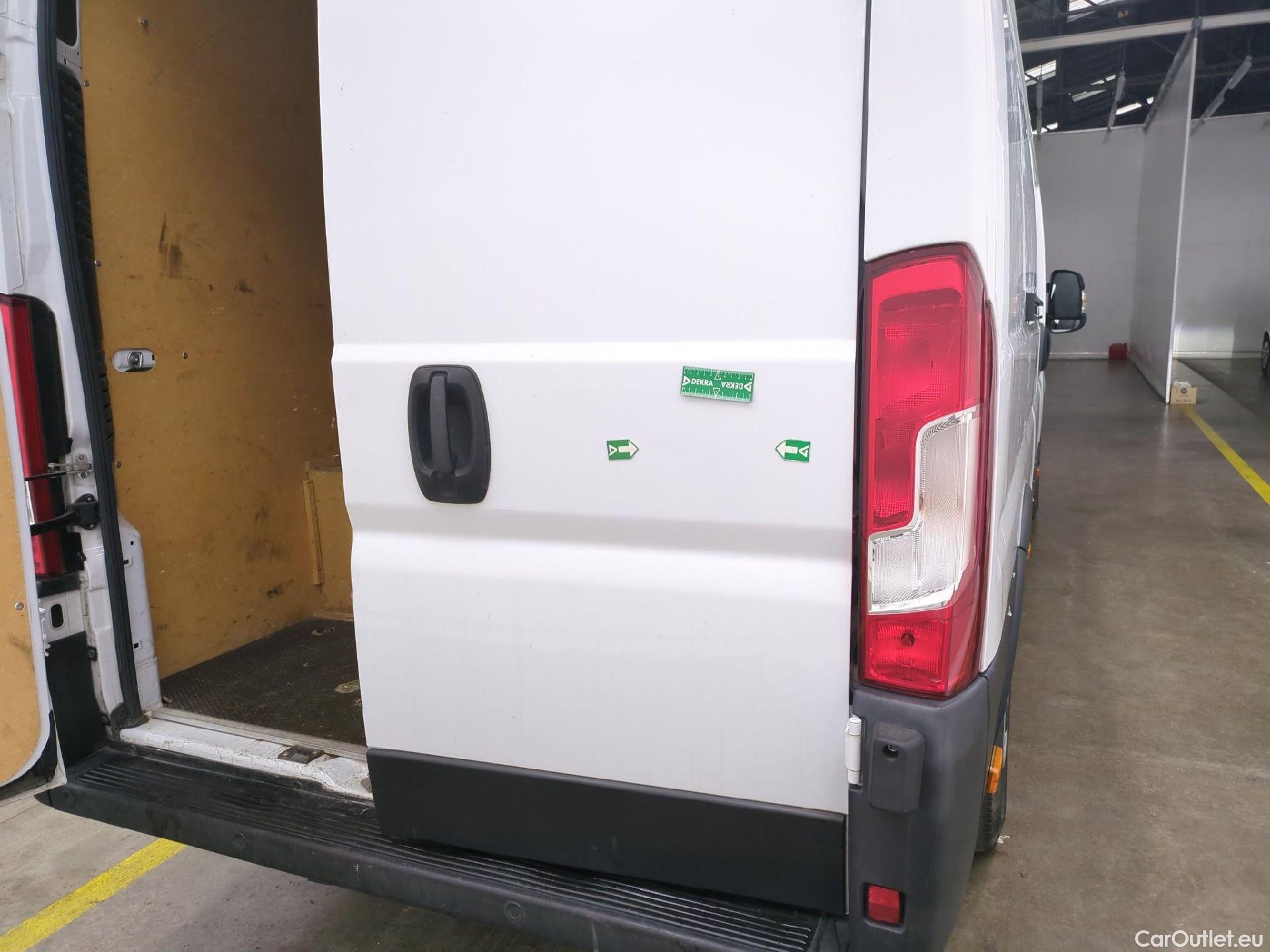  Fiat  Ducato FIAT  / 2014 / 4P / Fourgon tôlé 2.3 Mjet 140 Maxi 3.5 XL H2 Business #2